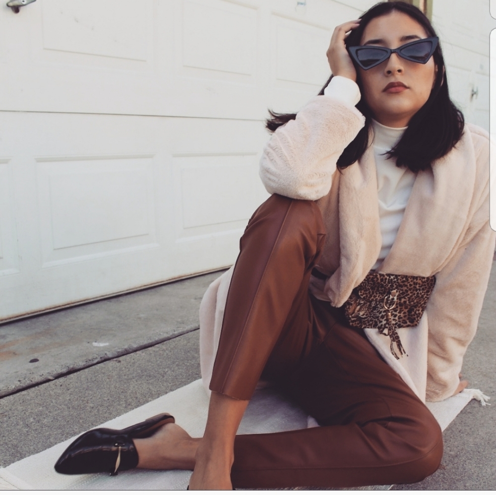 🆕️Winter Essentials //Fluffy blush coat - Picture 2 of 8